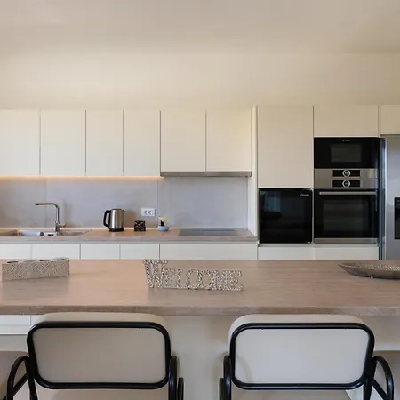 Pantheon Luxury Rhodes Island * أفانتو