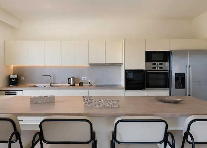 Pantheon Luxury Rhodes Island * 아판토우